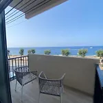 Beachfront Apartment *